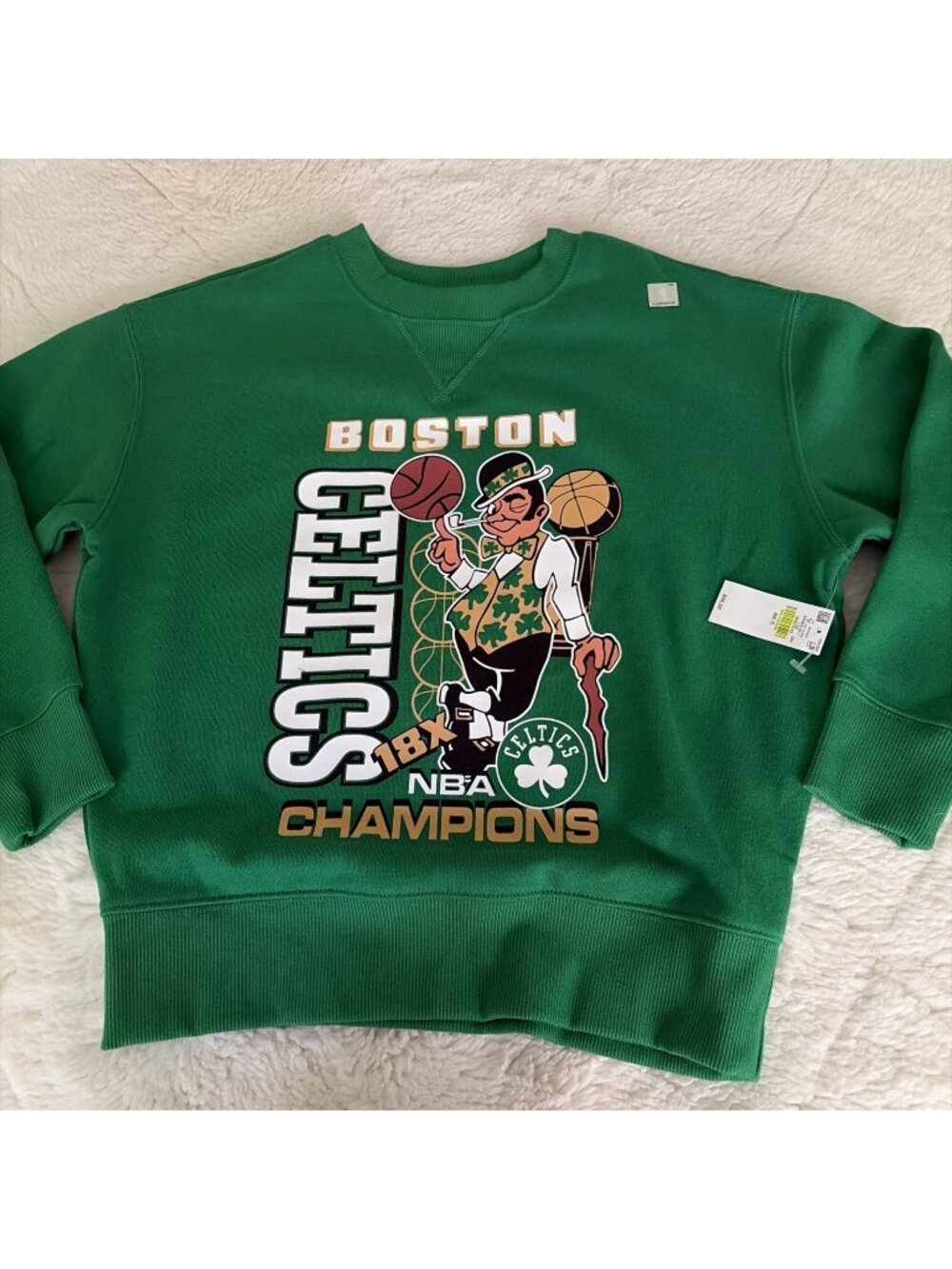Old Navy NBA Boston Celtics Pullover Sweater NWT 6/7 Small Boys